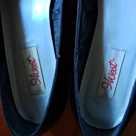 9 West 'Edwina' black shoes - Picture 7 of 8